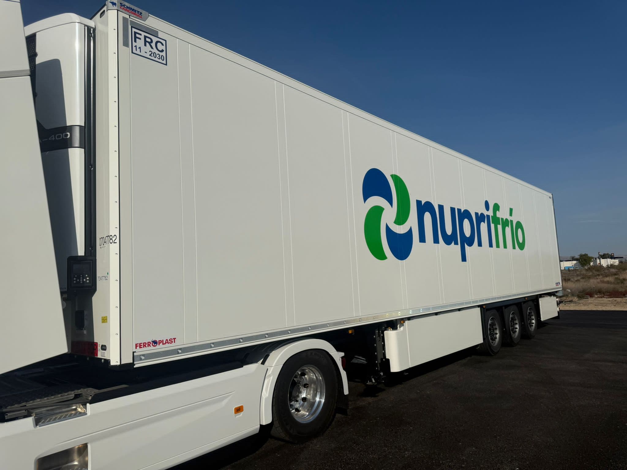 Remolque frigorífico de Nuprifrio con el equipo de frío